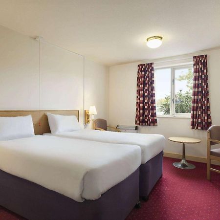 Days Inn Tewkesbury Strensham Dış mekan fotoğraf