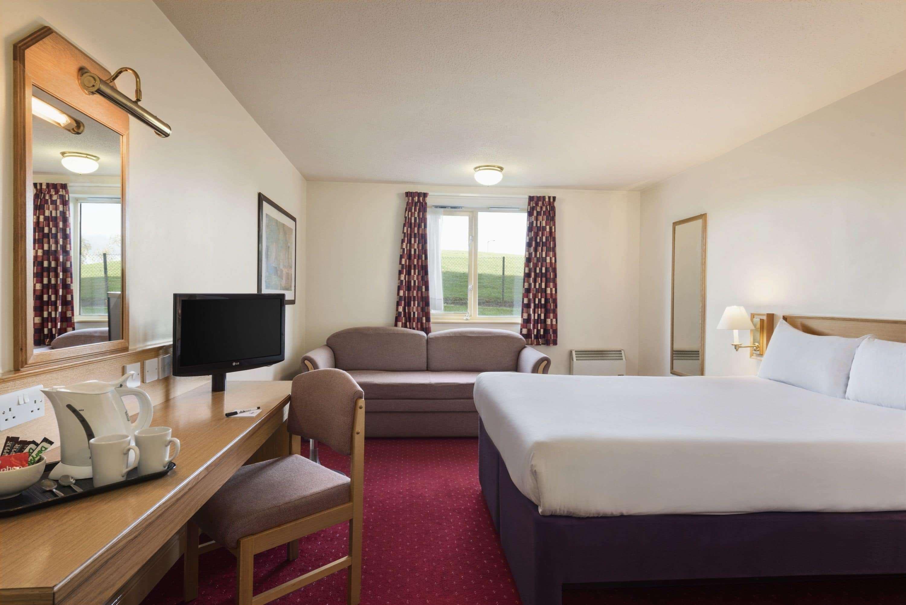 Days Inn Tewkesbury Strensham Dış mekan fotoğraf