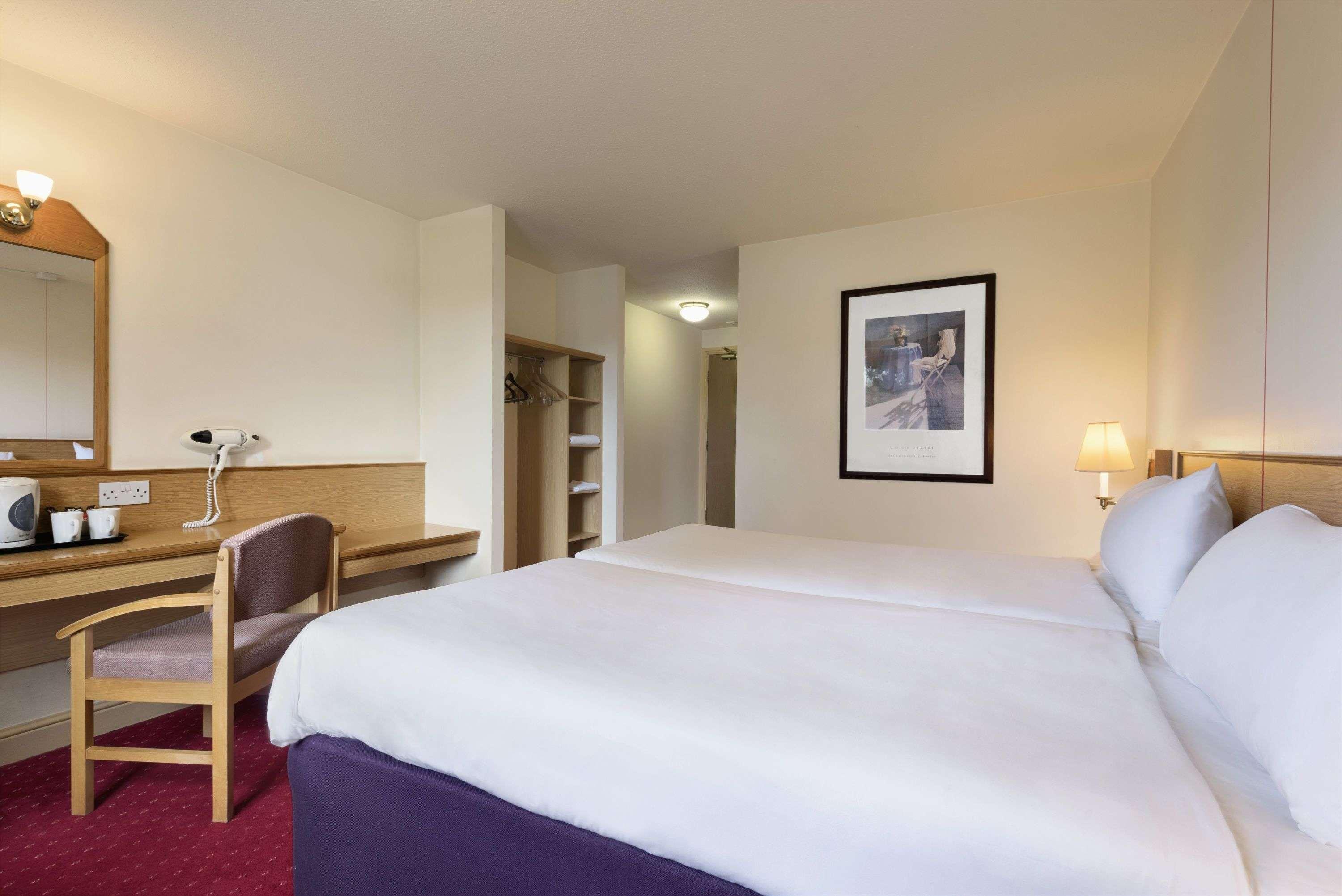 Days Inn Tewkesbury Strensham Dış mekan fotoğraf