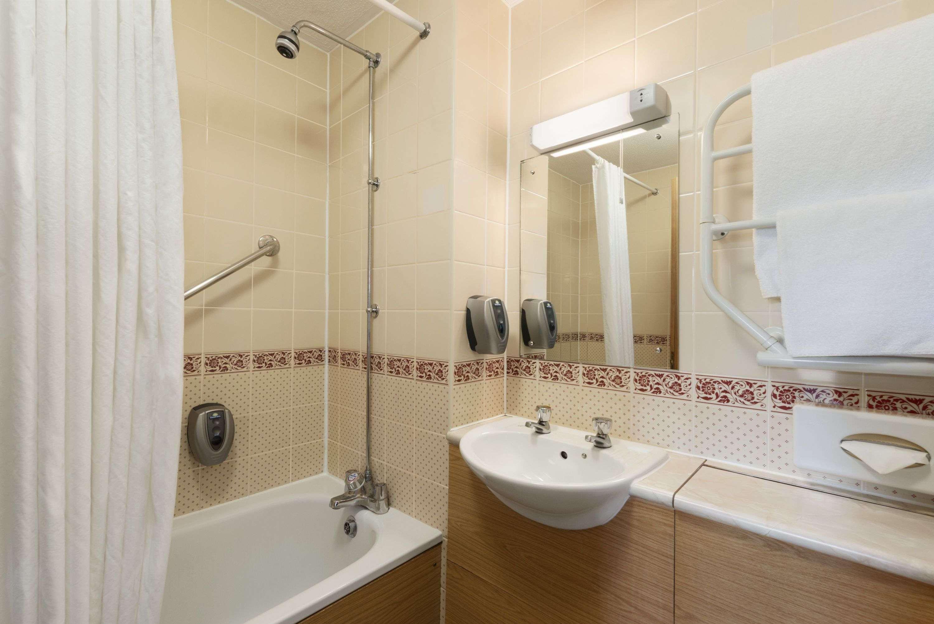 Days Inn Tewkesbury Strensham Dış mekan fotoğraf
