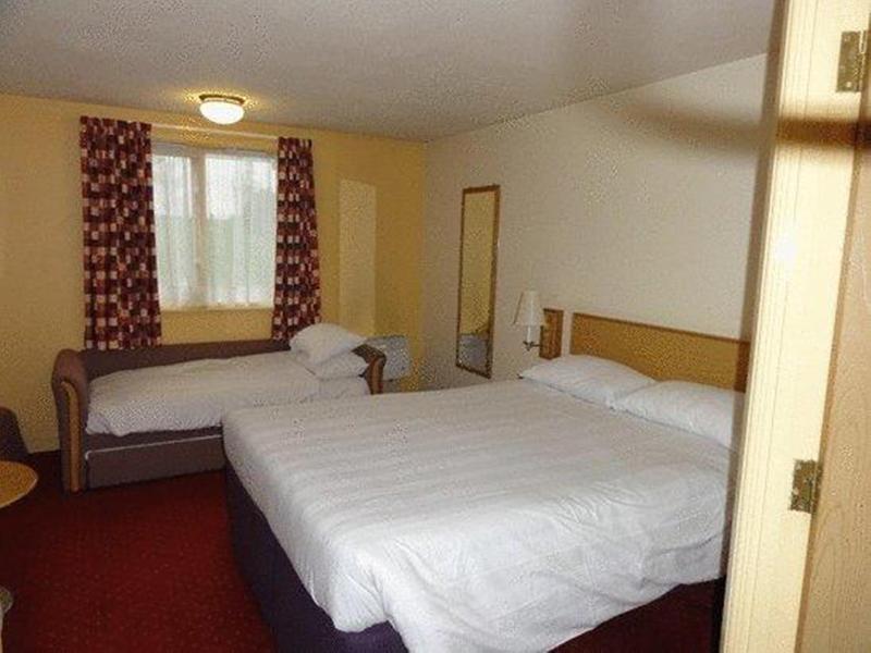 Days Inn Tewkesbury Strensham Dış mekan fotoğraf