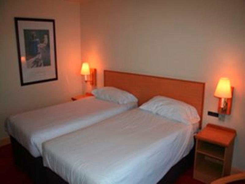 Days Inn Tewkesbury Strensham Dış mekan fotoğraf